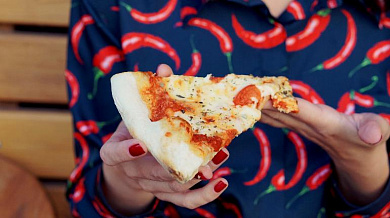 Dve Pizze od 32cm po vašem izboru, za dve osobe!
